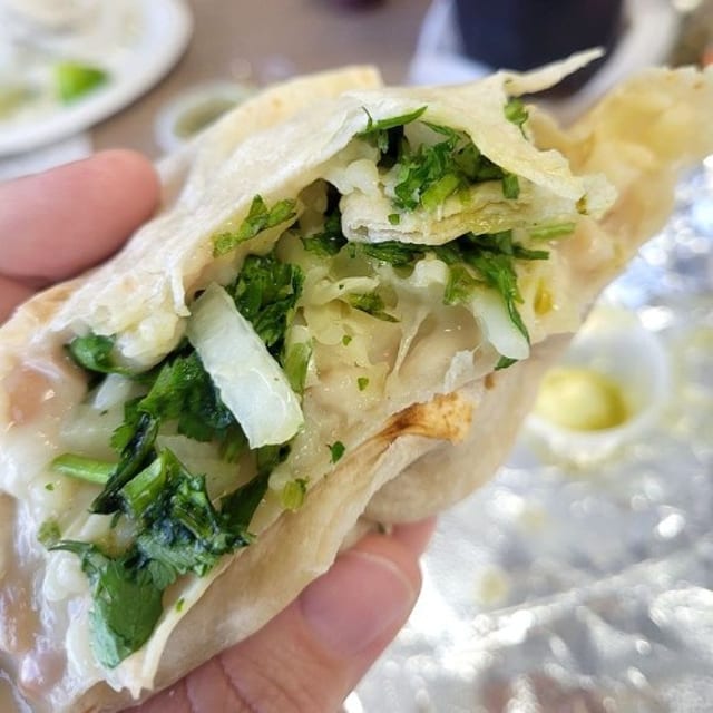 Burritos Frijol Y Queso.