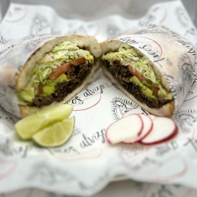 Torta Carnitas.